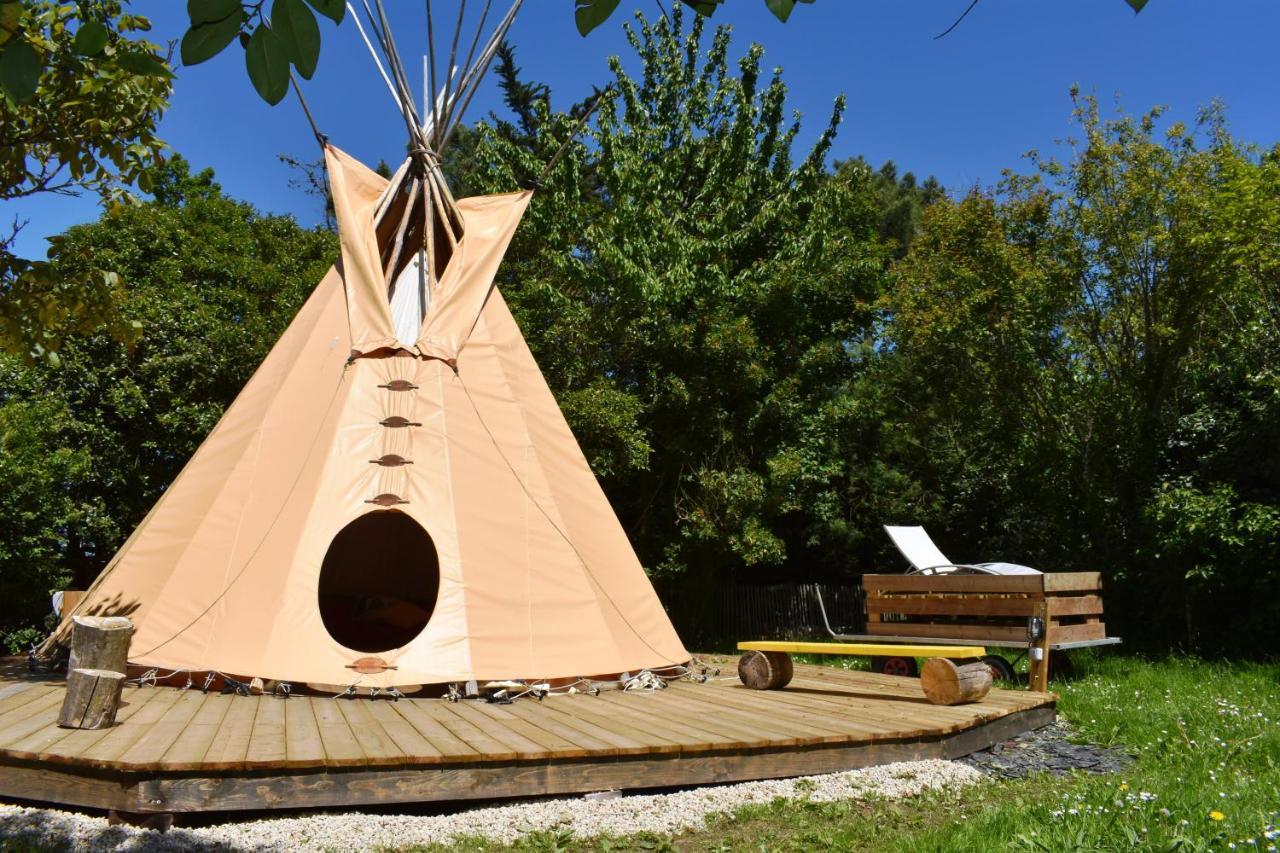 Nuit En Cheyenne Tipi A 500M De La Plage Cancale Exteriör bild